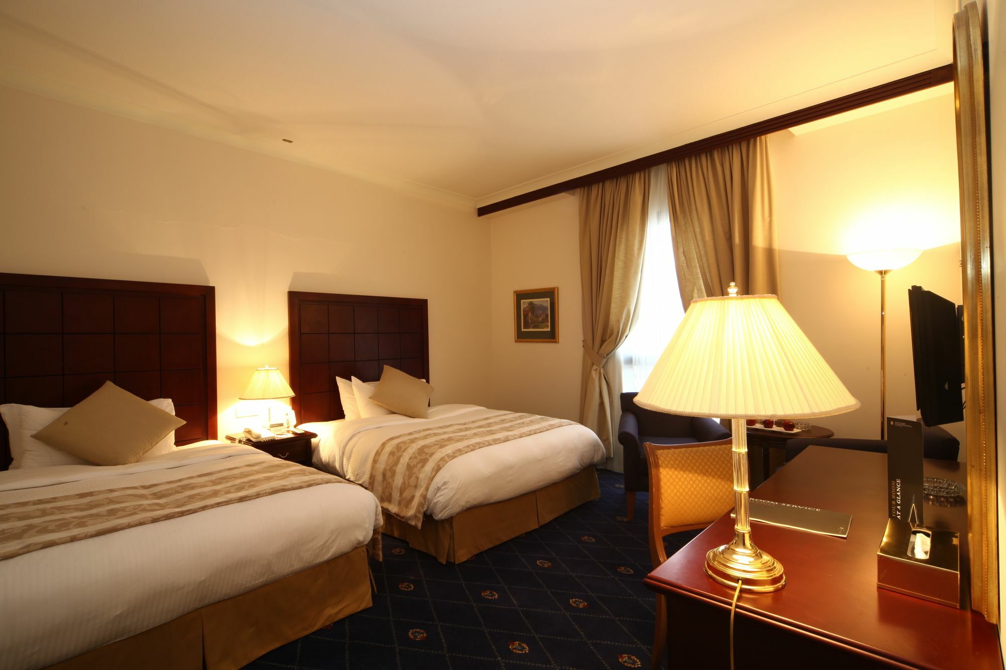 ダー アル ヒジラ インターコンチネンタル マディーナ エクステリア 写真 A room at the hotel