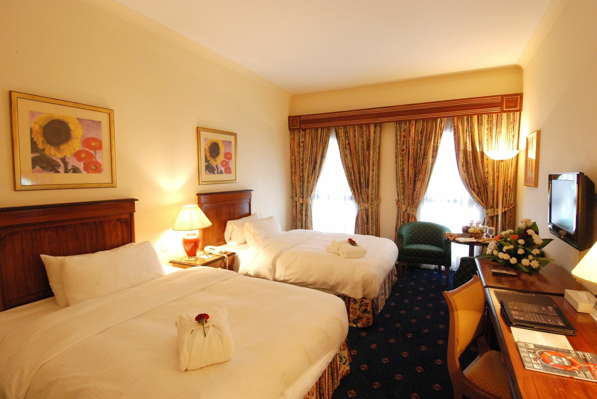 ダー アル ヒジラ インターコンチネンタル マディーナ 部屋 写真 A room at the Hilton London Heathrow